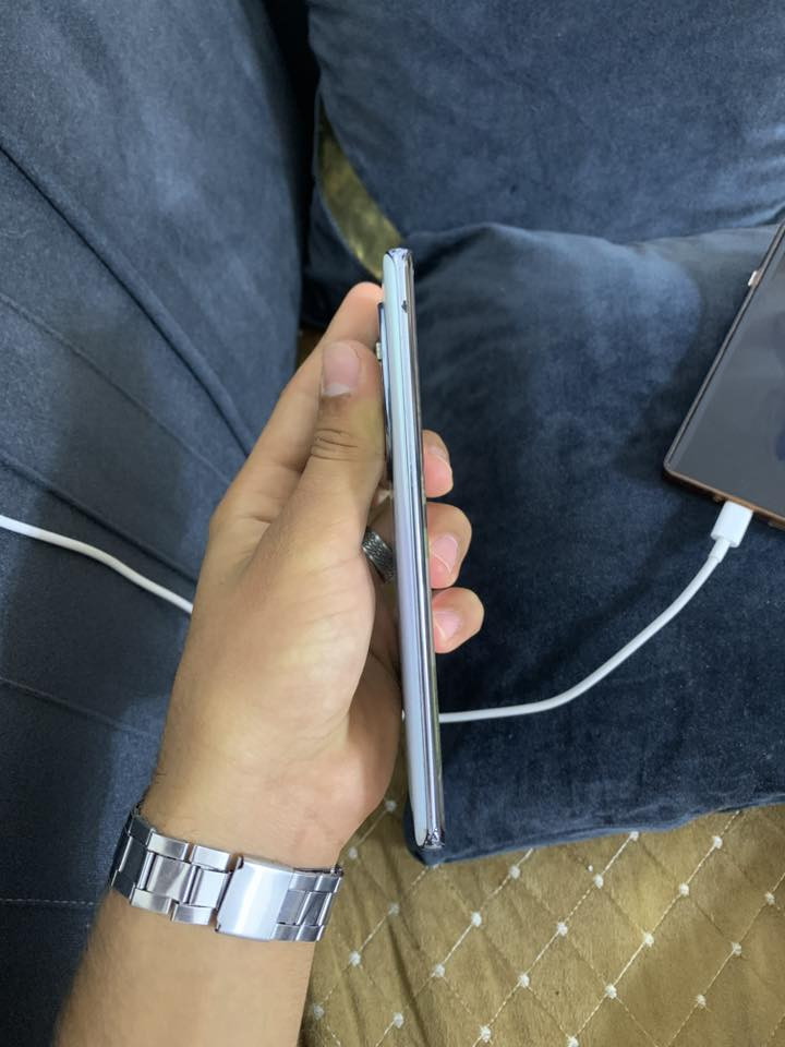 سلام عليكم جهاز هونر x9a 5G جهاز مبدل شاشه وبيه خط ونقطه صغيره الجهاز كلشي شغال بي بس فقط شاشه وهاهيه كلشي شغال سيمكرت دبل السعر 110 وبي مجال رقم ***********
