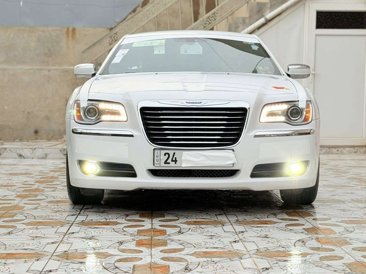 السلام عليكم
اوباما 
لون ابيض ثلجي
موديل 2012
رقم دهوك
كفاله عام كلين تايتل
سنويه جديده2029
سياره بسمي شرط التحويل او الوكاله
             ꧁مواصفات السياره꧂
«بصمه
«تشغيل عن بعد
«شاشه كبيره
«كير طياره
«عداد260 شركه هارلم
«ماشيه125
«يدات نيكل 
«مرايه عكسه للضوء
«داخل جلد اسود 
«ويل 18 كروم 
«تخم تاير جديد 
«كشاف امامي بلادي 
«كشن تدفئه 
«مكينه مامفتوحه
«مكينه 3600
«ملاحظه»
السياره كفاله عامه بيه فقط مكان تعديل ع كد 10سم بي دي ار
ومرفق ويه الصور سونار جديد
«» السياره جديده ونظيفه ومتعوب عليها ماتحتاج ربع استخدام شخصي لا مشتغله بخط ولا داخله استعراض
«» مكان السياره كركوك
«» للاستفسار الاتصال ع الرقم
***********
