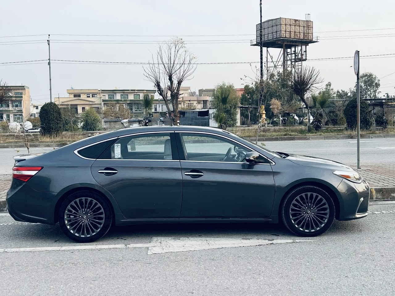 تويتا ئه ڤه لون موديل  ٢٠١٥  لمتت  فول. كوشن ساردو گه رمه  په رده يه ئا وينه را داره ناو كريمه دوو پارچه ى بو ياخه   ١٧٥$   (***********
