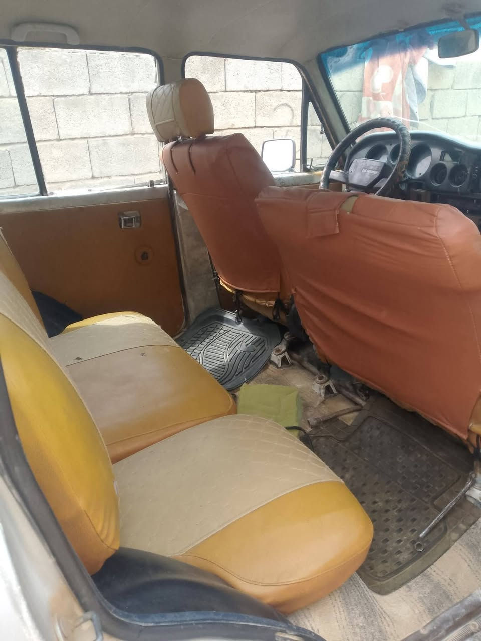 لاندكروزر موديل 1989 للبيع أو مراوس حسب القناعه سياره خير من الله كير محرك تخم  تايرات جدد كفاله ويل كب سياره وين ماتريد روح ترايك البصرة العنوان ديالى بلدروز ***********
