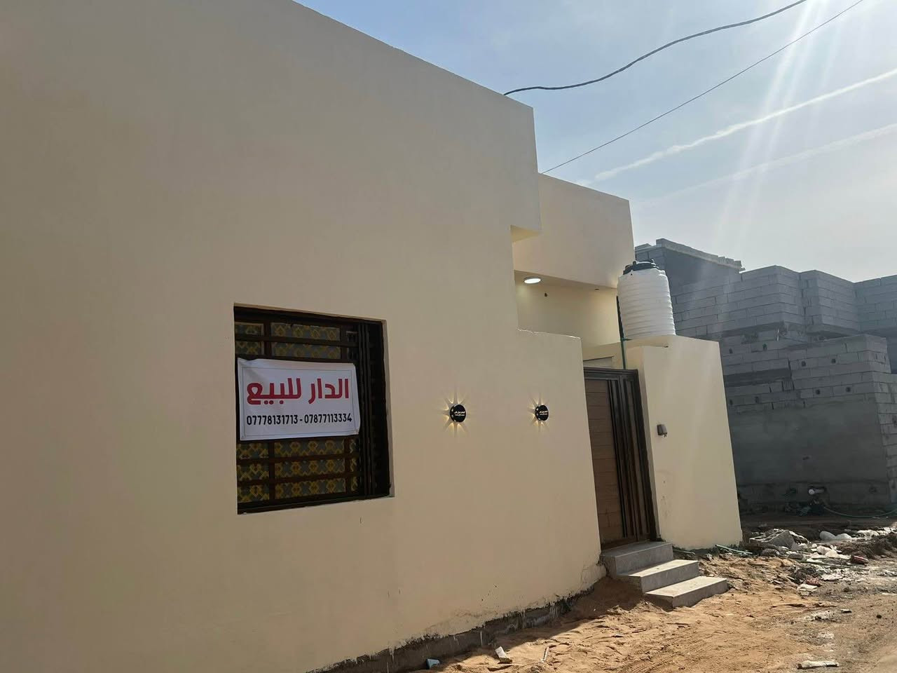 بيت للبيع الجزيرة زين العابدين غرفتين وصاله ومطبخ وديوانيه وصحيات داخليه وخارجيه خريطه درجه اولى البيت ركن المساحه 100متر 
السعر 62 لاستفسار *********** شط العرب, البصرة
