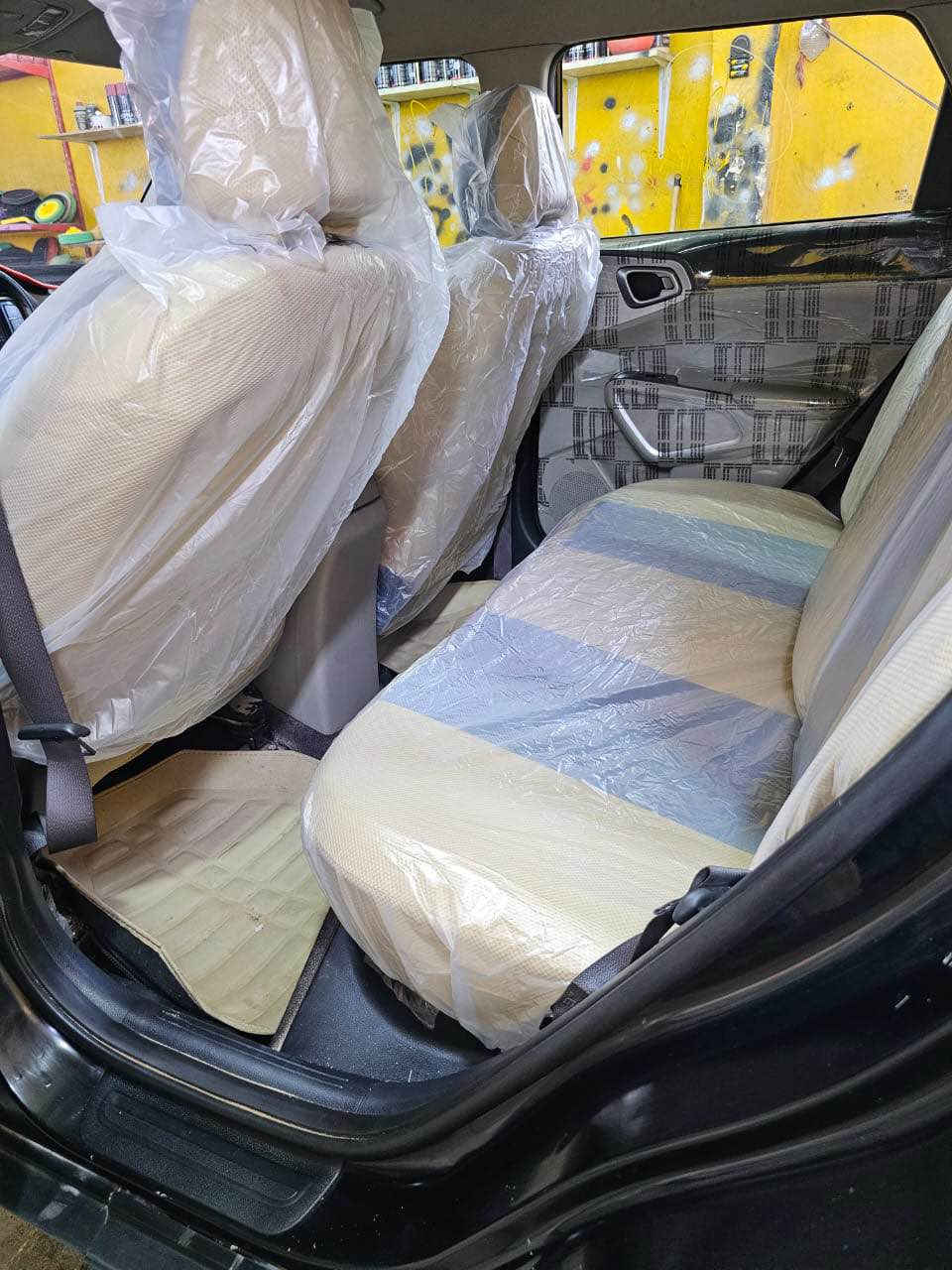 صول موديل ٢٠٢٢ باسمي سيارة حلوه ونظيفه رقمها بغداد محرك ٢٠٠٠ دوش امريكي ضربتها جاملغ وبنيد السيارة حلوه ونظيفه ماشيه ٦٦ ميل 
السيارة مكانها حلة 
*********** كربلاء, العراق
