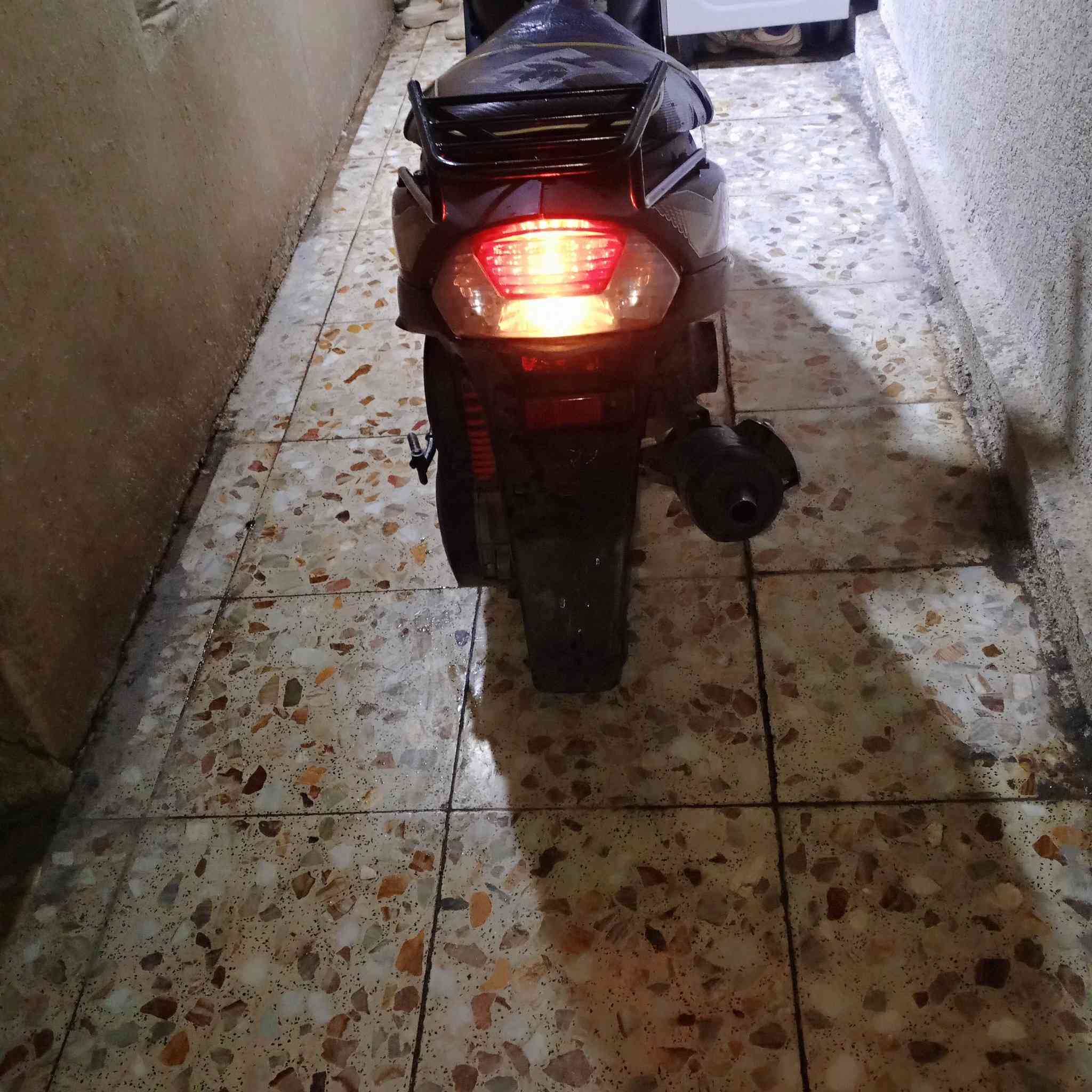 الدراجه للبيع مكينه ممفتوح السوادات كله ختومات بس الكفرات تجاريه سعر600     ***********
