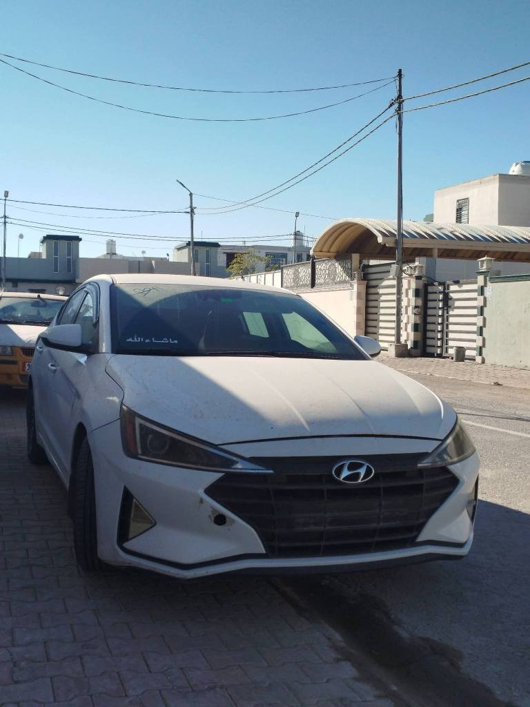 السلام عليكم ألنترا 2020 وأرد أمريكي 
حادثها فقط بنيد بدون دواخل كير مكينه كله سليم
مواصفات ~ مثبت سرعة/ ثلاث انظمة قيادة / كامرة خلفيه / تحديد مسار / حساس تصادم/ ونظام APS
السعر (133$) وبيها مجال ... للاستفسار ( *********** )
مكاني النجف النجف, العراق
