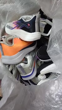 شليف احذية • براند فيتنامي وصيني • ٣٠ قطعة