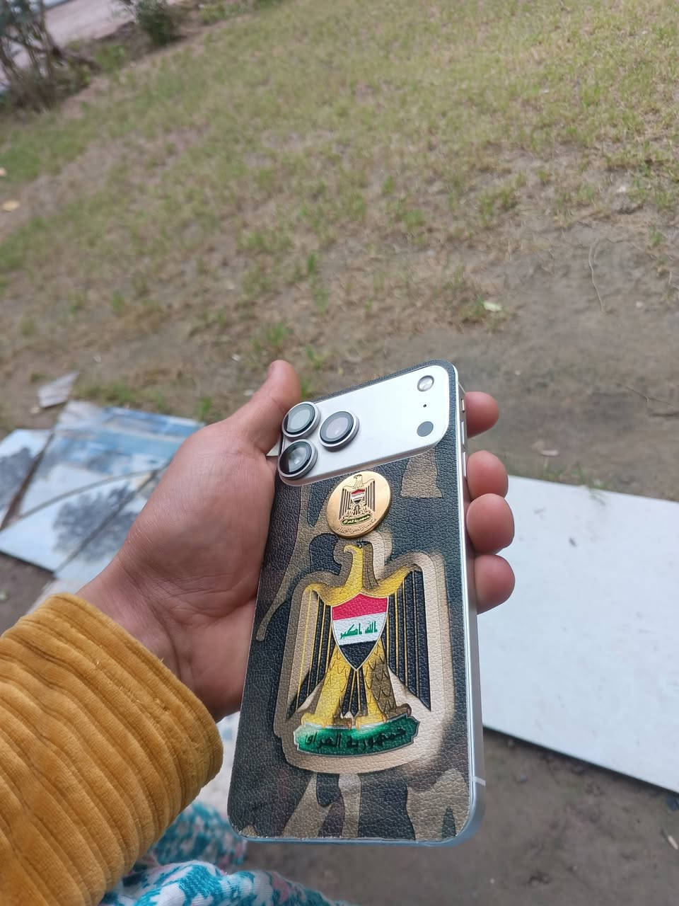 سلام عليكم ايفون x max محور 17 برو ماكس 
ذاكره 256  
سعر 250 مكان تاجي شط *********** واتساب
