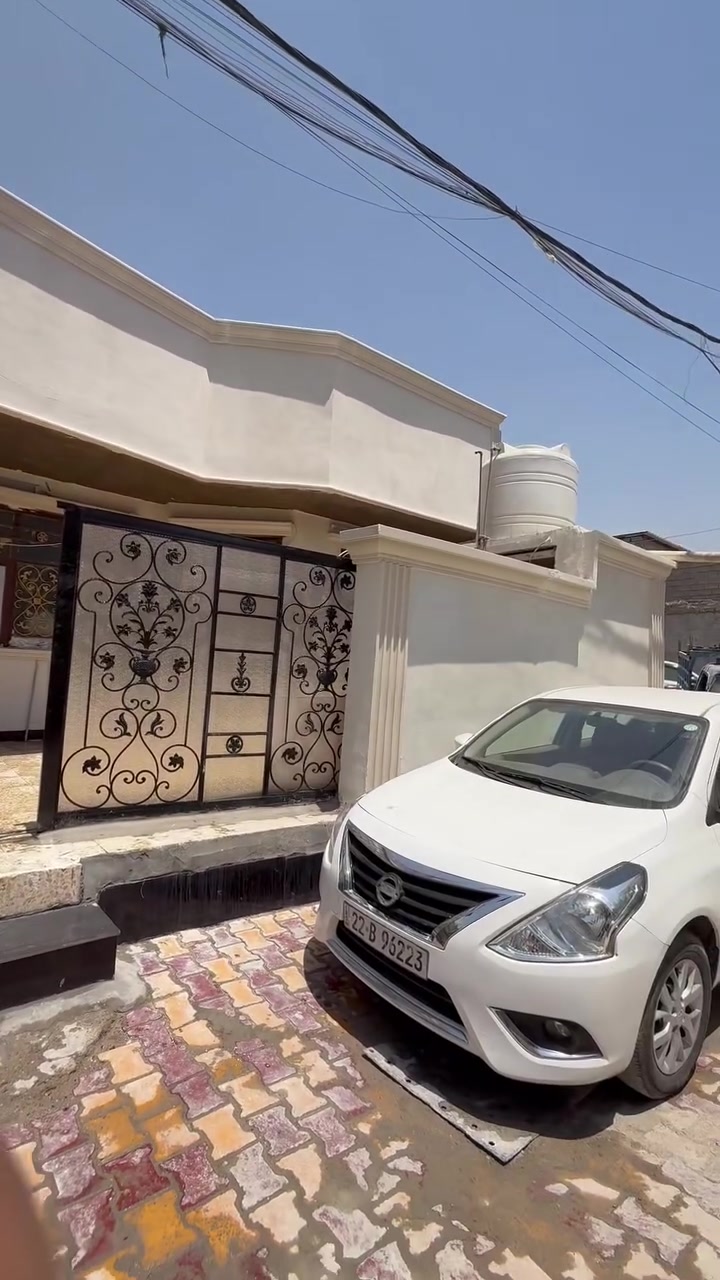 سلام عليكم ورحمه الله وبركاته بيت للبيع بدايه سبع قصور ينزله السده رابع فرع ورابع بيت عن الشارع العام مساحه 140 غرفتين نوم واستقبال وصاله وكراج  وحمام ومرافق بيت عالي ارتفاعه بايتين على الشارع خطين كهرباء  + سحب +ومي خير من الله ال شراي بي خير ويدلل 
الرقم الاستفسار ***********
