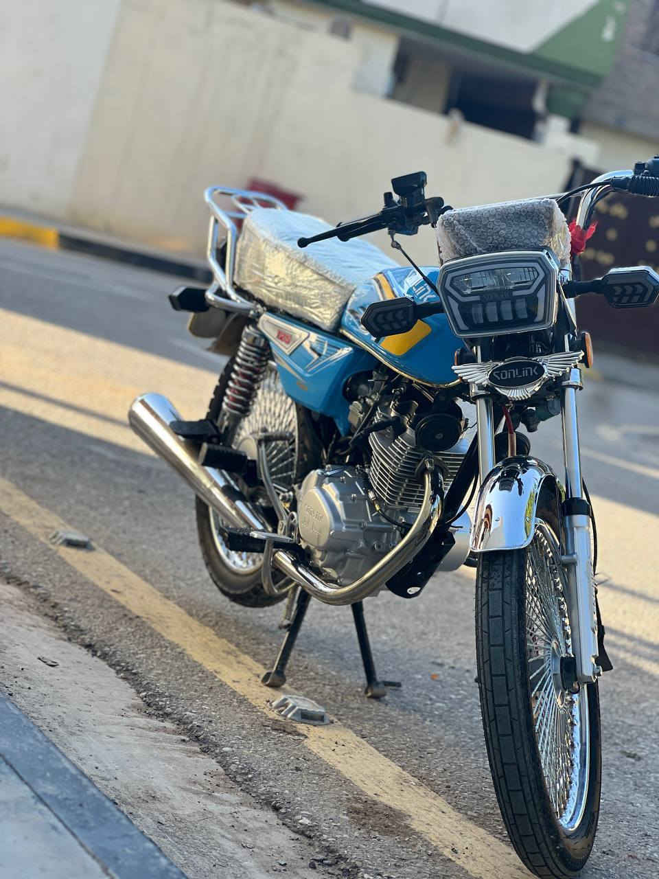 سلام عليكم دراجه سونك 5كير
موديل 25 صارله 3اشهر من طالعه اورق كامله دراجه نضف من صوره بهواي تجي تشوف بعينك تشغل تمشي سعر 800 بيه مجال قليل رقمي ***********
