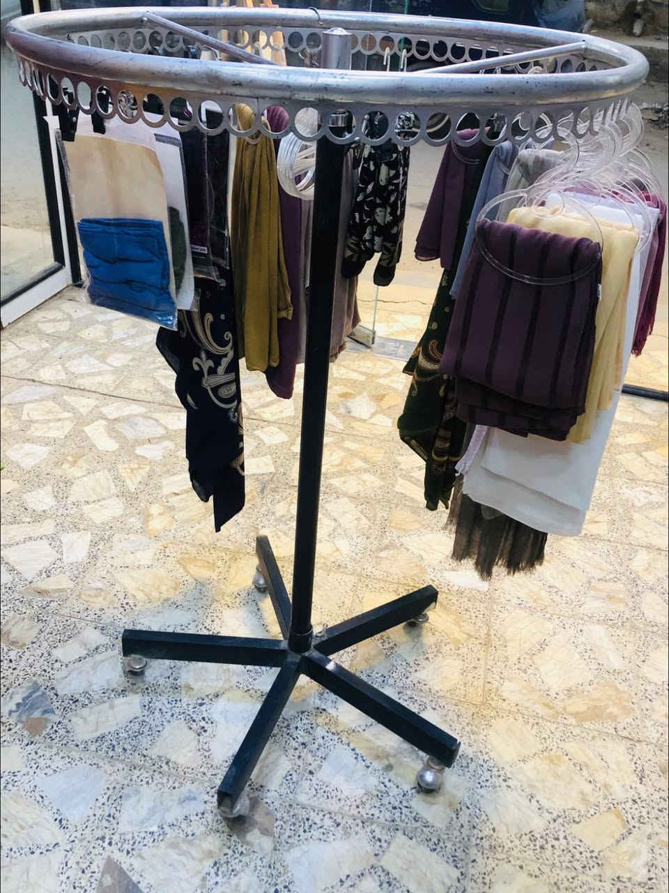 غراض محل للبيع
بسعر مناسب جداً


**إذا كنت صاحب هذا الإعلان وتريد حذفه لأي سبب، رجاءا أرسل رسالة إلى الدعم الفني**
