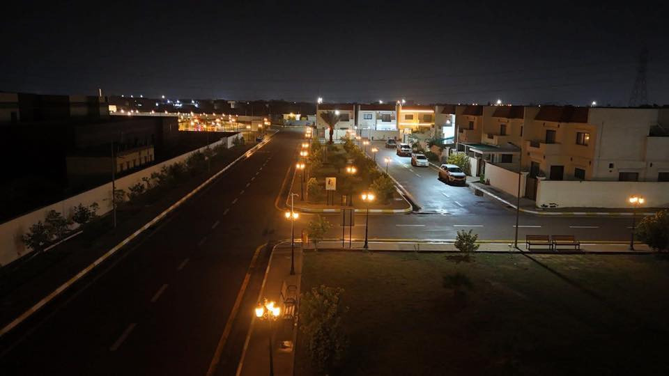 دار للبيع في مجمع السلام السكني 
🔻المساحة 200 م 
يحتوي على 
4 غرف نوم 
2 مجموعات صحية 
2 صالة 
مطبخ واستقبال 
🔻 يقع على شارع بعرض 40 م ( تجاري ) 
مقابل المول والصيدلية 
🔻 المبادرة 117 مليون القسط الشهري 520 
السعر الكلي 290 مليون 
للاستفسار اكثر زيارة مجموعة المستشار العقارية 
او الاتصال او المراسلة على الرقم التالي 
***********
