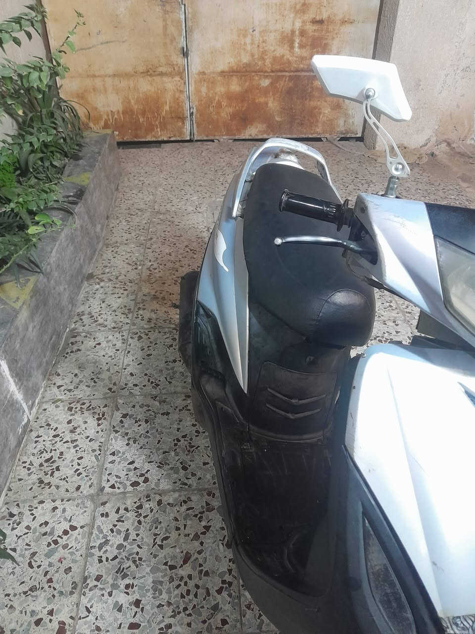 ماكس سرعته ١٤٠ نضيفه كلش بلادي مجفته قبل ٣ تيام كله اصلي نكره سلف السعر ٢٨٠ وبيه مجال ***********
