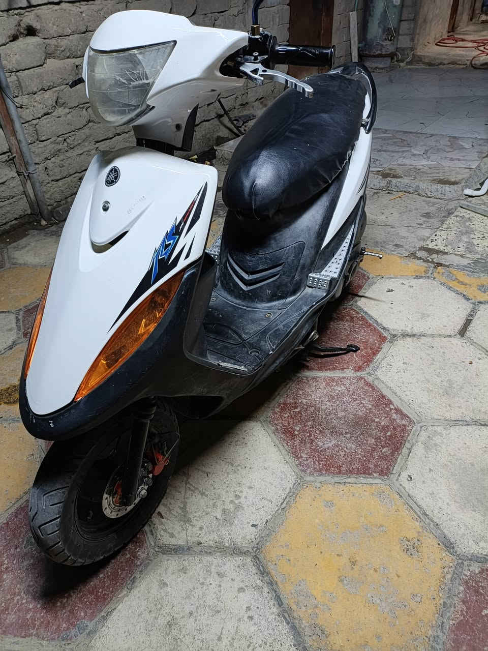 سلام عليكم دراجه ماكس عدله للبيع نضيفه وحلوه شغاله من طول الطول سلف هندر كهربائيات  كلها شغاله بوشه 50 بلاد سعر 500 شراي اتصل على رقم مكاني صالحيه قرب مركز الشرطه ***********
