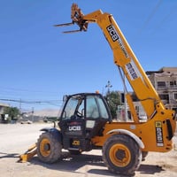 بە ناوی خوای گەورە Jcb 2004 سیانزە و نیوو مەکینەو گێڕو ئەکسلی بەشەرتە ...