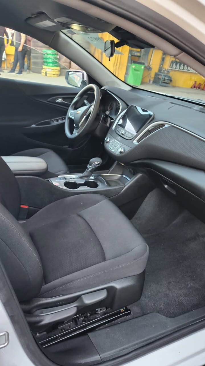 السلام عليكم
شفروليه ماليبو 2025 LT
 • الممشى: 16,600
 • رقم: كاتي
 • الحالة: ترايها مال زيرو

المواصفات والحالة:
 • صبغ بابين بدون دواخل
 • تعديل بسيط بالجاملغ الأمامي

السعر:
11,000 دولار
بيها مجال بسيط

الموقع: أربيل
📞 ***********
