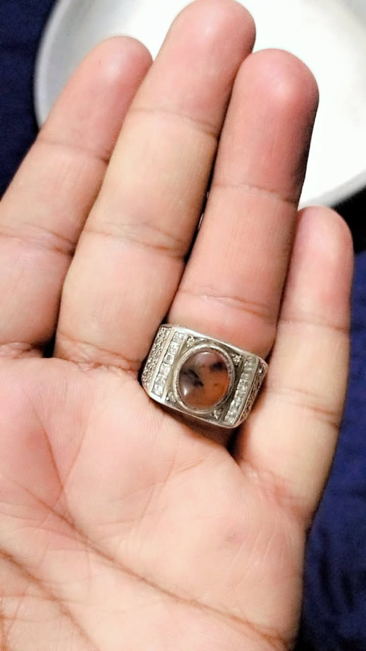 السلام عليكم مجموعة خواتم من العقيق اليماني والياقوت والسليماني ومسابح للبيع الشراي يراسلني وات ساب ***********
