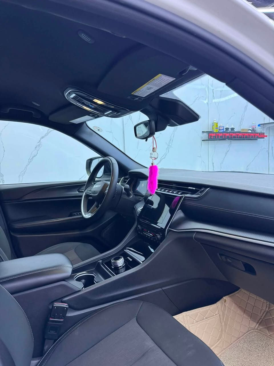 🚘جيب جراند شيروكي موديل 2024 رقم أربيل، وارد أمريكي.
✨السيارة بحالة ممتازة، وبها قطعتين تبديل فقط، والأيرباج سليم!✨
🛣️المسافة المقطوعة 40 ميلاً فقط.🛣️
💰السعر المطلوب 265,000 دولار.💰
📞للتواصل والاستفسار: ***********.
📍السيارة موجودة في بغداد الكرادة أو مجمع بسماية.
