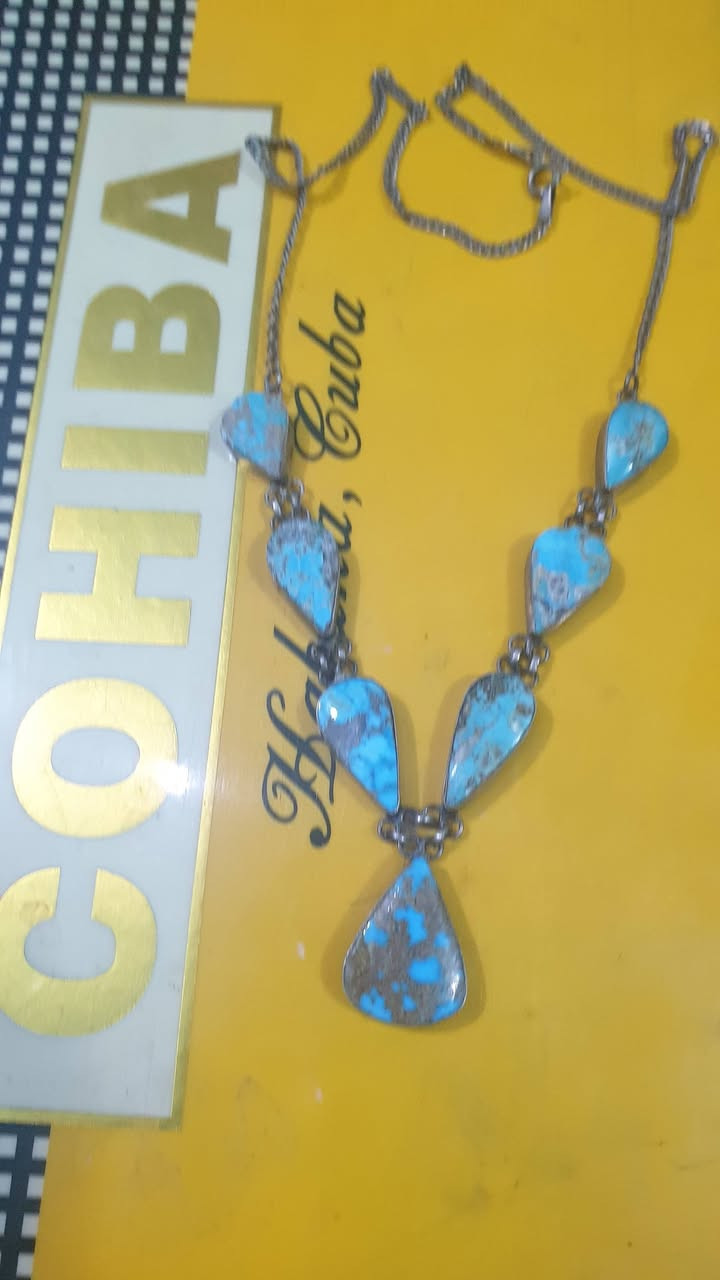 للبيع قلايد نيشابوري اصلي وسوارات وخاتم وتراجي سعر الاغرام ٥ الاف اتصال  ***********
