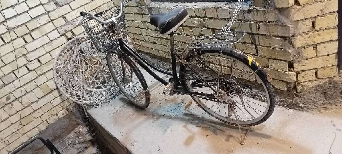 السلام عليكم بايسكل بناتي حجم 26 كير وحساس مع سله حديد بريكات كلهه مضبوطة نقص فقط جوب خلفي العنوان بغداد نهاية شهداء البياع *********** بغداد, العراق
