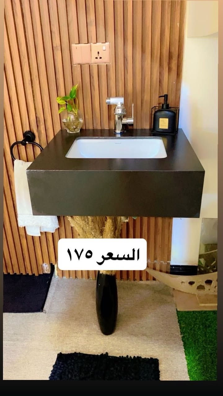 للبيع
طباخ كريازي نضيف وكل عيونه شغاله والفرن فوك وجوه يشتغل 

مغسله نوع كرانيت درجه اولى

ميز طعام ٦ نفرات نوع الخشب بلوط تركي درجه اولى 

للاستفسار الاتصال على الرقم
هـ ***********
