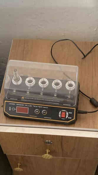 فرصه جاهزة للاستثمار 🚨‼️
محل خدمات الصالحي للبيع⚠️‼️
مع كافة الاجهزة و المحتويات🤩
محل يصلح لبيع مواد احتياطية للسيارات🛞🚘
محل يصلح لتبديل زيوت لوجود "رمبة" امام المحل
محل يصلح لفحص السيارات بالكومبيوتر💻 
ويصلح ان يكون ٣ في ١ 
عنوان المحل:كركوك الصناعه قرب مستشفى🏥 الجمهوري وقرب مشتل حمزاوي 🪴نهاية سايدين كورنيش

السعر ٨ مليون و ٧٥٠  الف وبي مجال 

رقم الهاتف:
***********
يتوفر واتساب ايضاً
