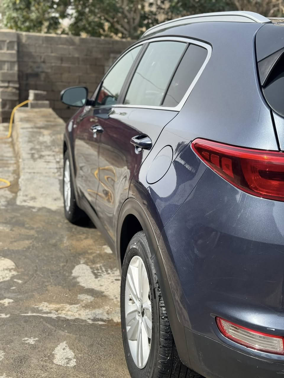 #كيا_سبورتج بيع او مراوس موديل احدث
موديل 2019
وارد امريكي 
كلين بدون ضرر 
عدا شخط باب سائق فقط  
-شاشة كبيرة
-كامرة بلادية
-فور ويل
-انظمة قيادة متعددة
-قطعتين تبريد 
-مكينة 2400
-ويل كروم
السيارة جديدة جداً
ماشية 51 الف  فقط
بأسمي استخدام شخصي اني كاصه من امريكا على وضع الشركة
للاستفسار اكثر 
اتصال 
***********✅
