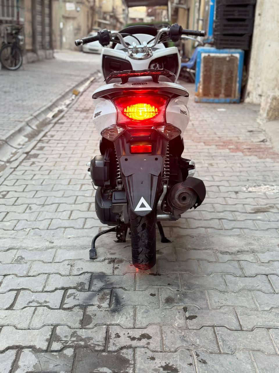 دراجه bcxجيل اول ياباني كامله اي نقص مابيهه شلعه معدل خير من الله مكاني قرب ساحه مظفر السعر مليون بيهه  مجال شراي اتصل ***********
