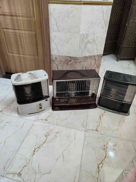 السلام عليكم
صوبات اصلي بالة مستعمل ونضيفات حيل وحدة صالون وثنين صغيرة يباباني فقط تبديل فتيلة 
***********
