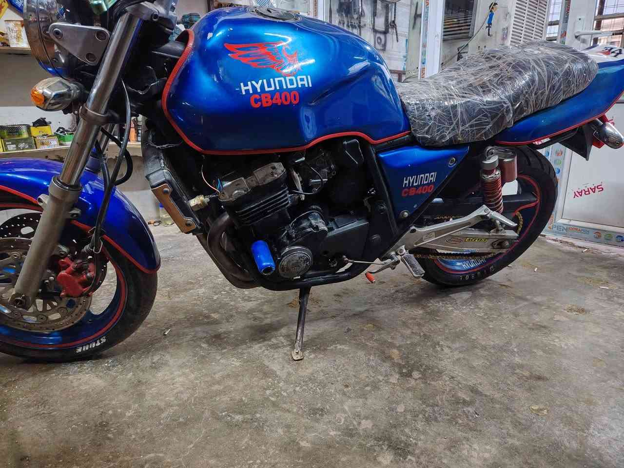 سلام عليكم
سيبي ٤٠٠
جيل الاول
١٦ولف
محرك كير كابريتر شرط
كهربايات شرط
اوراق موجوده
محرك مفتوح كاور
دراجه مرتبه حلوى وكاعده

بس بيها شي مرات ماتاخد بسلف واحد ٢ او ٣ يلاه
تفاصيل ***********
