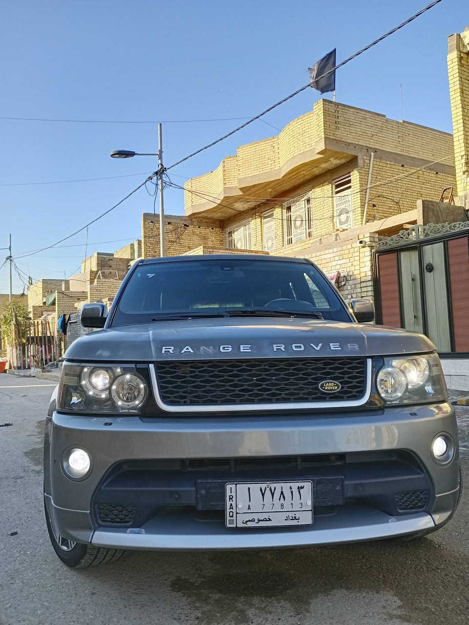 سلام عليكم بيع او مراوس
رانج روفر سبورت 2010 اوتو باي كرافي أعلى فئه بل رانج مكينه 8 سلندر العاديه مو السوبر مكينتهه قبل 5 أيام شديتهه بل كارتون حداديتهه كلش حلوه ناعمه وماتسمع طسه ماشيه 190 الف وقابله للزياده 
صاج مطعم ومختم اوتو باي كرافي كامره خلفيه ستيرن كهرباء 
مرايات كهرباء وقلاب عند البك 
تخم تاير جديد 
رانج روفر سبورت.... Range Rover Sport  HSE
فول مواصفات.  SE.  اوتوبايغرافي 
6 بصمات
رقم بغداد مشروع وطني شرط التحويل
V8 HSE.  5000  بدون سوبر. انسه العطل  بانزين عادي تمشي
بچم امامي خلفي لد
ابواب دخول ذكي.  4 بصمات 
نضام صوتي هارمن/كاردمن 10سماعات
لدات ابواب داخليه 
شاشه كامره بلاديه 
بصمه تشغيل 
ثلاجه 
دبل چكمچه 
تبريد قطعتين.  ثلج..  تدفئه نار 
فتحه سلايد
كشنات لونين ابيض و اسود وختم عل كشنات أوتو باي كرافي كهرباء خزن 
تحكمات ستيرن 
جنطه كهرباء شفط
نضام دفع رباعي تحكم من الشاشه .     
جكات تصعد وتنزل..  كفاله وبلاديه 
كير محرك صدر جكات كلا كفاله وبلضمان 
انضمه قياده
والباقي كفاله عامه 
السعر145 وبيهه مجال 
الاستفسار ***********ابوسجاد
***********سجاد واتساب
