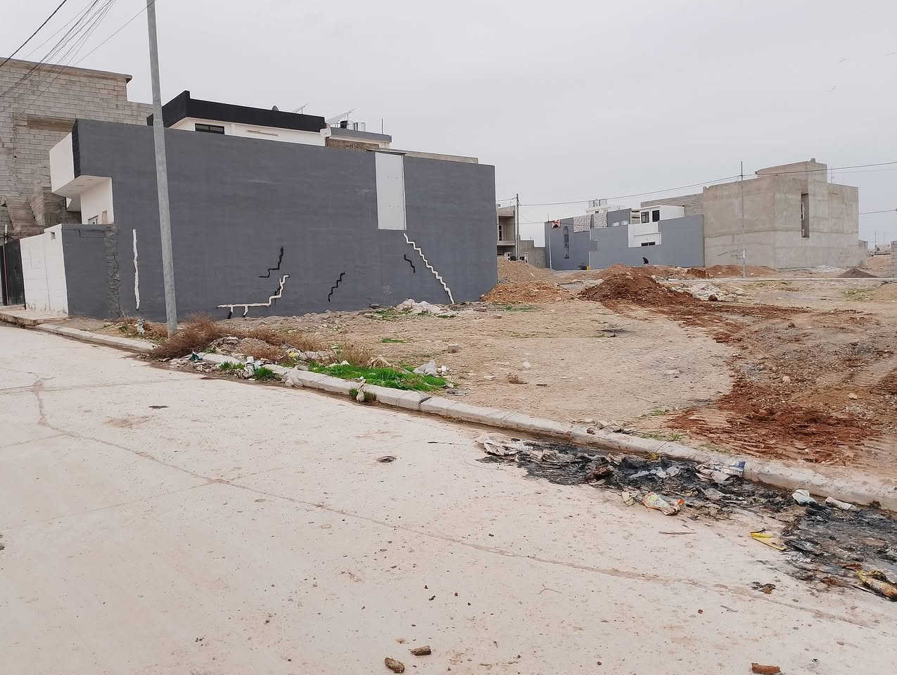 عروضات مكتب التصميم الملكي العقار
أرض البيع حي الملايين الثانية تقطيع الجاموس 🌐

مساحة 100 متر الواجه 7 ونص 🌍

زراعي سند 25 ملك صرف وصل بلديه قرار تمليك 🌐

اتجاه قلبه 🕌

خدمات كامل ماء 💧وكهرباء 💧 وتبليط 🚗

***********☎️

***********☎️

***********☎️

للاستفسار والتفاصيل عل الأرقام التالية 🌍 

 عنوان المتكب طريق موصل دهوك قبل بناء الجاهز 🌍
