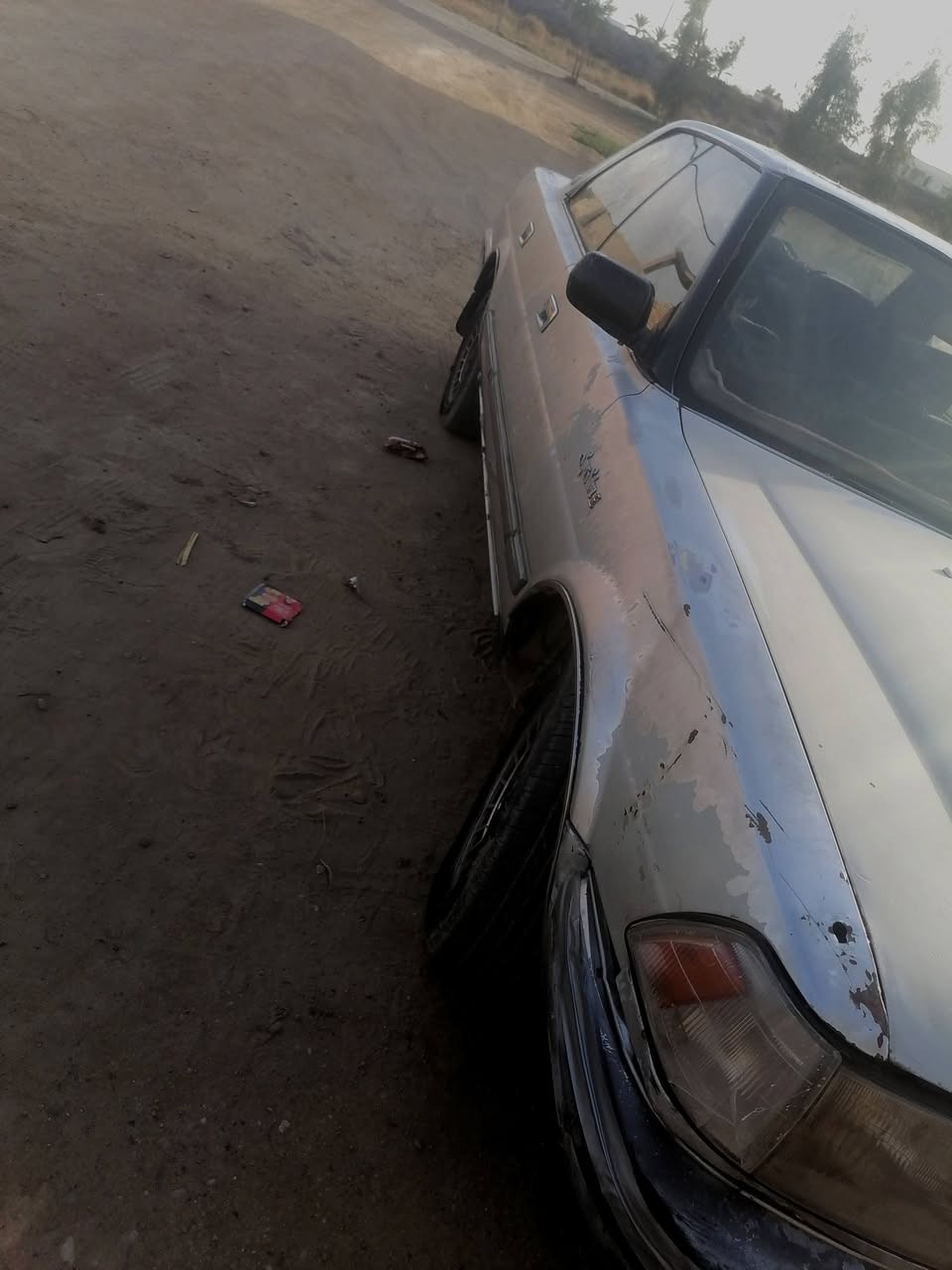 سلام عليكم هارتوب الموديل1991 السياره السنويه ضايعه عندي بيهه واجهيه السياره اضمنلك محرك وكير  يرادله ترتيبات السعر18ورقه بيهه مجال مكاني الرمادي الرقم ***********
