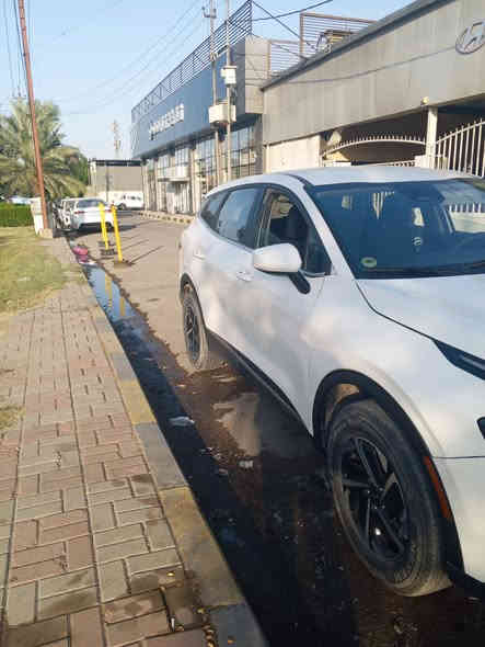 السلام عليكم 👋 كيا سبورتج هايبرد موديل ٢٠٢٣ وارد امريكي اللون ابيض حادثها بنيد وجاملغ ايمن مبدلات بالبلادي بدون صبغ وتصليح باللغد بسيط ومصبوغ الباب الصدر الايمن وبيها بارد خفيف على سياره مبين بالصور بدون صبغ  السياره ليبل واحد ماعدا الجاملغ وبنيد ومابيها أي ايرباك طاك كلها سستم كامل محرك وكير كله جديد مالت شركه ماشيه ١٠٠٠٠٠ الف قابل للزياده  بعدها زيرو مواصفات نص فول LX رقمها بغداد انكليزي بأسمي هزه جديده سنويه ل ٣٠ تحويل مباشر  ✅ السياره للبيع بسعر  177  وبيها مجال بسيط حك الجيه أو  ✅✅للمراوس حسب الاتفاق  ✅✅ رجاءا الي يريد يستفسر أكثر يتصل وان شاء الله خير مكاني بغداد - الهاتف / ***********    *********** ابو حسام
‏
‏
‏
‏
‏
