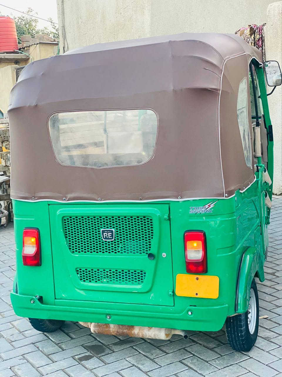 السلام وعليكم تكتك مديل 22 رقم سنويه  مكينه مفتوحه مكاني البصره التنومه سعر 5500 بيه مجال كلش قليل رقم***********
