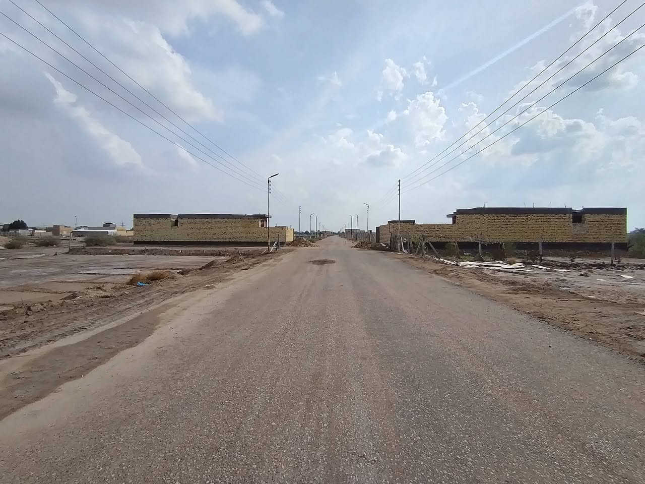 #الديوانيه قطعة ارض للبيع المساحه 400 متر 
الموقع... مجمع نزلة شعيب ثالث قطعة عن الشارع العام 
كافة الخدمات تبليط ماء كهرباء 
للاستفسار.***********
