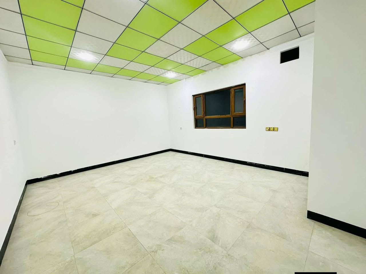 دار نص قطعة طابقين للبيع 👍
بناء 2010 ومحّـدث 2023 👌

الموقع حي الـحدباء الاولى 📍
قريب من سايدين المضخة 🛣

(( سـند طابـو الـزهور سـكنـي 📃))
وكيل ورثة وقسام شرعي جاهز ✍️

الـمساحة 120م 📏
الــواجهة 6 متر 📏

اتـجاه الدار شروق ☀️ 
عرض الشارع 10م 🛣️

الطابق الاول ☝️ 
غرفة نوم + مطبخ + صـاله
استقبال + صحيات + كراج

الطابق الثاني ✌️ 
غرفـتين نـوم + صحيـات
صالة + غرفة طابق ثالث

رابط قناة التليكرام 👇

https://t.me/makteb_alsanabil

عنـدك عـقار وتـريد تـبيعه ؟؟
للـترويج والاعــلان عن عقارك 
يـمـكنـك مــراسـلة الــصفحـة 
او الاتـصال عــلى الارقـام 👇

***********
*********** 
‭***********

لـدينـا الـمزيـد مـن الــعروض الـمـميـزة 👌
اذا كان لديكم اي استفسار او استشارة 🖐️
يـمكنكم مـراسلة الـصفحة بشكل فوري ✉️

#_مكتب_السنابل_للعقار
#_الموصل
#_حي_الحدباء
