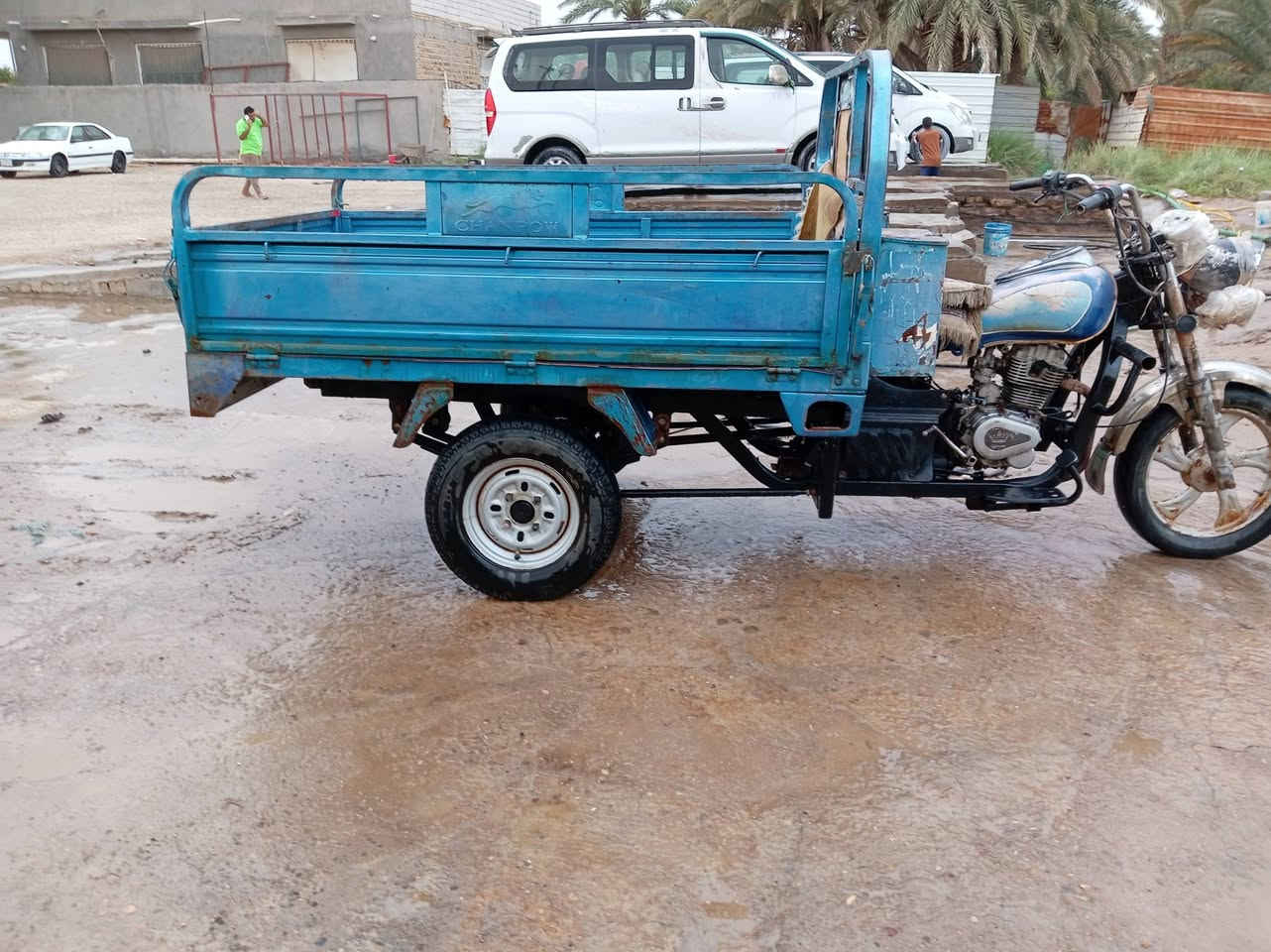 سلام عليكم ستوته للبيع رقم سنويه مقفوله كفاله عامه سعر مليون و400 وبيها مجال مكان ديوانيه سدير رقم الموبايل ***********
