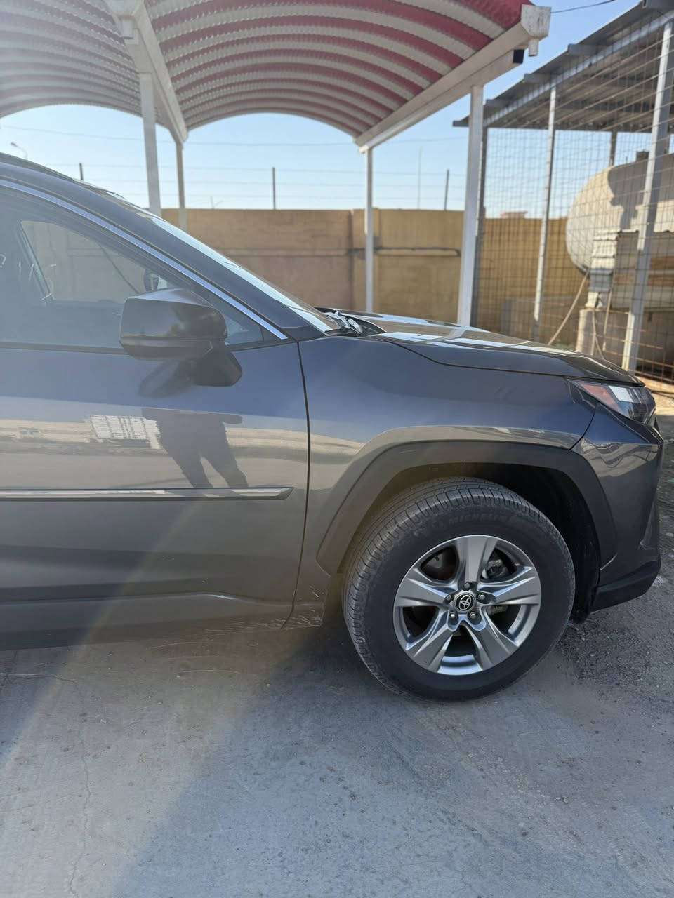 سيارتين 
كامري 25 وراف 24 هايبرد مرقمات وتفاصيل واضحه الكامري شبرين صبغ بالبيونيد بدون دواخل وايرباك ماشيه 14 الف ميل سعرها 225$ 

والراف جاملغق صبغ خلفي والجاملغق الامامي بلادي 
ماشيه 27 الف ميل سعرها 220$ 
الشراي يتصل *********** 
العنوان الحويجه قرى الحلوات
