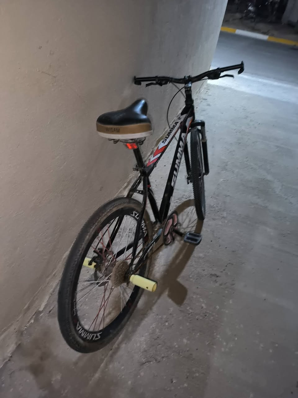 بايسكل جبلي سوما حجم 26 للبيع على سگاطه بيه بريك امامي و خلفي و دبل امامي شغال سعر 70 و بيه مجال
الرقم ***********

مكان الفلوجة
