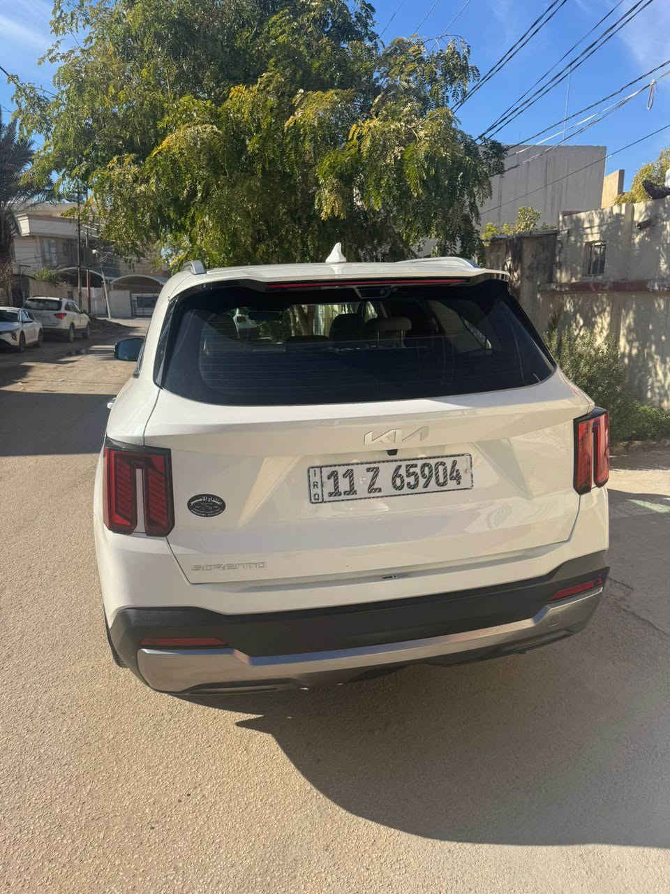 � للبيع كيا سورينتو 2025 – 6 سلندر فل مواصفات 🚘

🔹 الموديل: 2025
🔹 المحرك: 6 سلندر V6 – 3.5 لتر
🔹 القوة: حوالي 270 حصان
🔹 القير: أوتوماتيك 8 سرعات
🔹 الدفع: رباعي AWD
🔹 عدد المقاعد: 7 ركاب

✨ المواصفات:

 • فل مواصفات
 • شاشة كبيرة + نظام ملاحة
 • Apple CarPlay / Android Auto
 • كاميرات + حساسات أمامية وخلفية
 • نظام النقطة العمياء + الحفاظ على المسار
 • مثبت سرعة ذكي
 • مقاعد جلد كهرباء
 • فتحة سقف بانوراما
 • تشغيل بصمة + دخول ذكي
 • إضاءة LED كاملة
 • جنوط رياضية

🛡 السلامة:

 • ABS – EBD
 • وسائد هوائية متعددة
 • تحكم بالثبات
  •السعر 350 ورقه 💵 

📍 الموقع: كربلاء
📞 للتواصل: (***********) كربلاء, العراق
