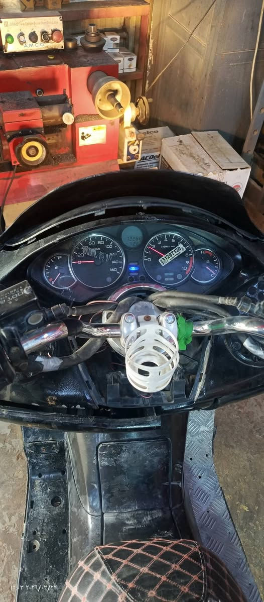 سلام عليكم من رخصه لادمن فورزه 08 ثماني جاهزه من كلشي فقط كفراته تعبانه يعني يرادله ترتيب كهربائيات كله شغاله راديتر ماي زيتي prestone. يعني انسه شي سمه حماوه  ريد مراوس بفوزه نضيفه ونطي فراق حسب القناعه مكاني الديوانيه


**إذا كنت صاحب هذا الإعلان وتريد حذفه لأي سبب، رجاءا أرسل رسالة إلى الدعم الفني**