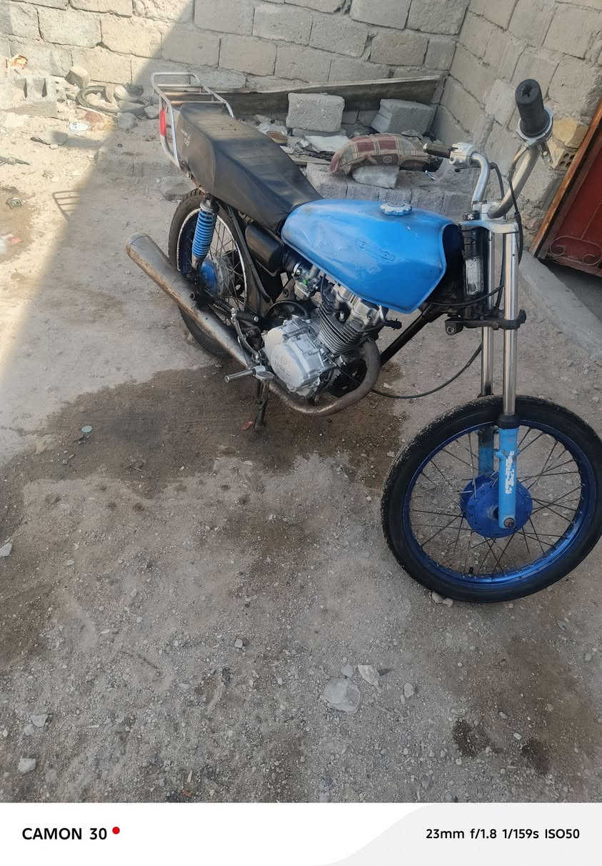 دراجة البيع يراني دراجة زينة سعر 250 وبية مجال بصيط ***********
