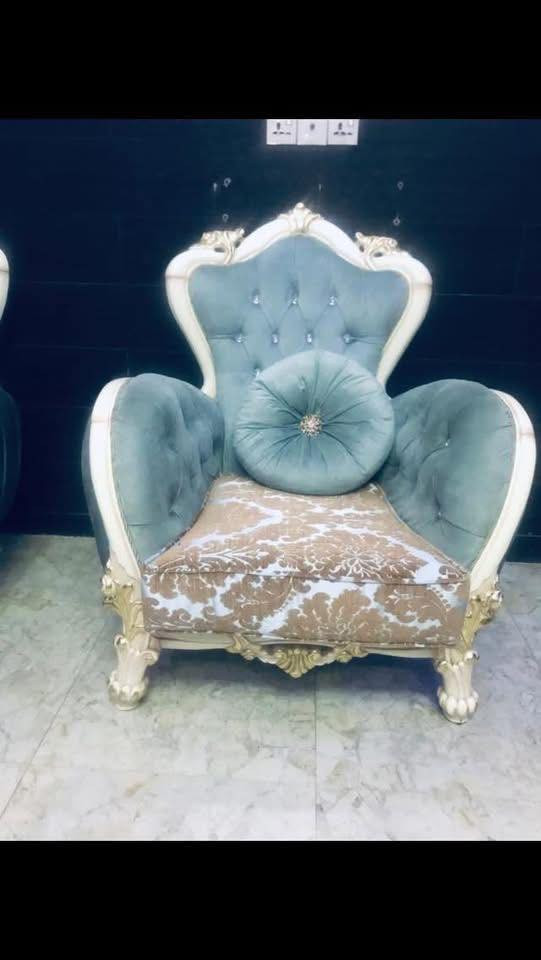 تخم اثاث عشر مقاعد ماركة ممتازة من شركة القند نظيف جداً بربع قيمة الجديد بسعر ( مليون )  

اضافة الى ميز طعام من العالمية اقل من ربع قيمته بسعر ٢٥٠ الف للعلم الميز نظيف جداً لكن الكراسي ٣ منها يحتاجلها صيانة والمكان بغداد الدورة وللاستفسار الاتصال على صاحب الغراض ***********
