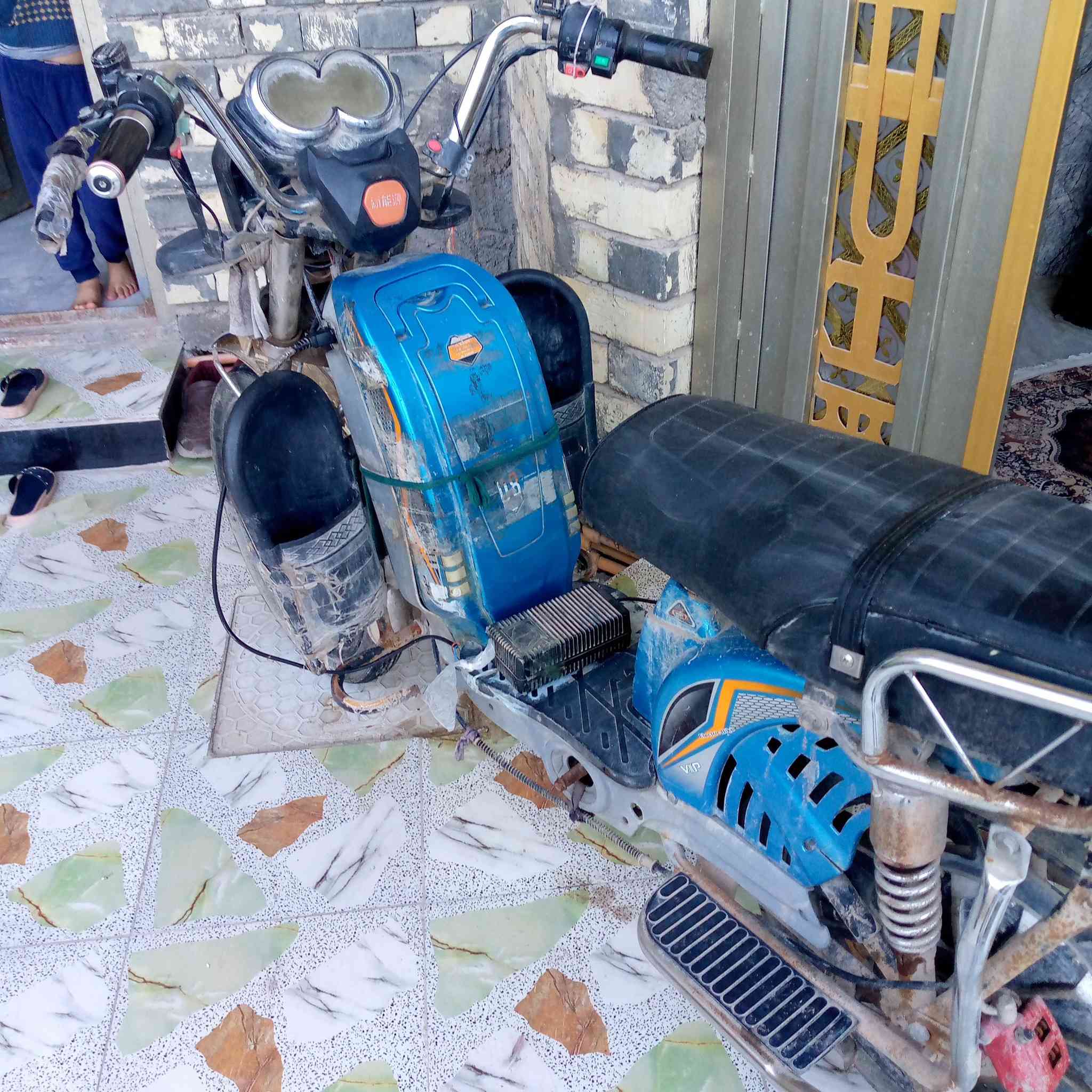 باسيكل شحن شغاله بطاريات نص عمر 
سعر ه 200
م. ***********
