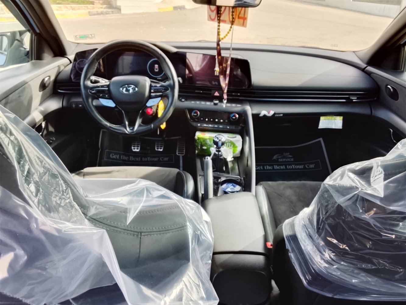 السلام عليكم

Elantra N performance 2023 6mt 

‎ماشية 37 الف 

السياره فول مواصفات 1/1 للاخير بس كير عادي 

الاضافات :- شوتة Sxth +عطاس addw1 pro

+ويل كب ايطالي اجه بيها من الخارج 

طخم تاير جديد وبطاريه مبدله جديده 

المواصفات /

فتحة سقف 

هيتر كشنات +هيتر ستيرن 

سماعات bose محيطي 

كشنات حرف N ضوئي

رادار امامي تفاعلي مانع اصطدام 

رادار جانبي تفاعلي مانع اصطدام 

قياده ذاتيه 

حساسات خلفية 

لايتات 6عدسات الاصليه ما ملعوب بيهم 

وباقي المواصفات معروفه 

السياره وارد كندي وموجود تقرير كارفاكس كامل مع صور الحادث السياره من دخلت من الخارج على ايدي كلها بشرط 



الحادث : صبغ جاملو امامي يمين فقط وشبر بلبنيد (يحتاج بارد ) 



رقم الشاصي / KMHLW4AK1PU013728

صور الحادث موجوده



الشراي يتصل 

***********

*********** 

موجود واتس اب