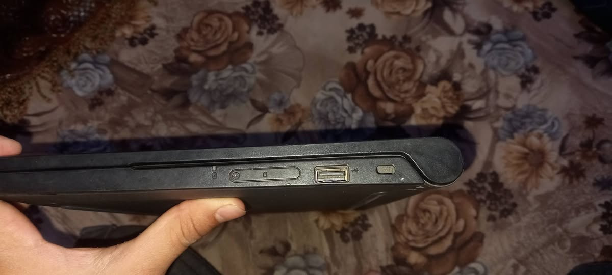 حاسبه DELL للبيع
معوزه بس شاشه
نضافه فول ١٠٠%
والشحنه مالته الاصليه البلاد
وصارلي شهرين من مشتري الحاسبه 
السعر ٥٠ قفل واني خاسر بيه على هاذه السعر 
للستفسار مراسله على الصفحه


**إذا كنت صاحب هذا الإعلان وتريد حذفه لأي سبب، رجاءا أرسل رسالة إلى الدعم الفني**
