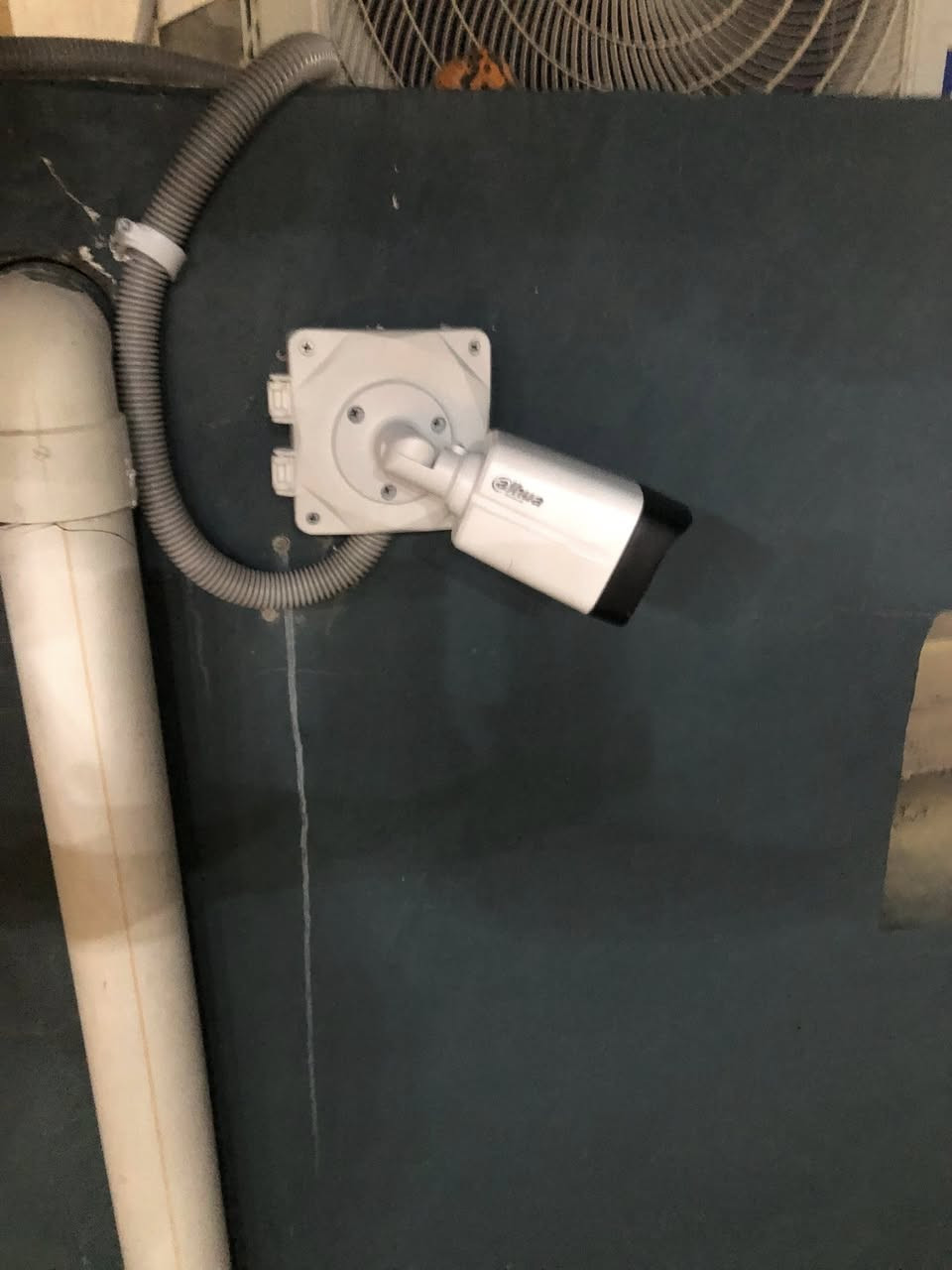 جانب من اعمالنا في الرفاعي  منزل الاخ حمودي للملابس الرياضية
المهني موسى الكامرات***********
فني مختص في جميع انواع الكاميرات تنصيب وصيانة جميع اعطال الكاميرات المراقبة الانالوك والـ ip
حافظ على املاكك  مع امان متطور ✅
ذي قار _الناصرية _قضاء الرفاعي 
العمل في جميع انحاء ذي قار

 #دهوا #نضام #امان #دهوا #
