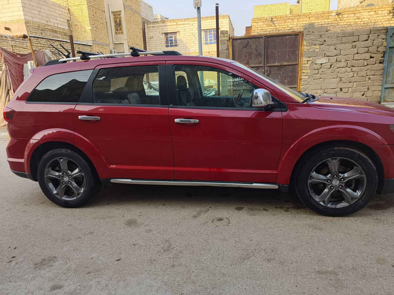 دوج جورني 6 سلندر
‎موديل : 2015
‎الفئه : كروز 
‎المحرك :  6 سلندر (3600)
‎عدد الركاب : 7 راكب 
‎التبريد : 3 قطع
‎اللون : احمر 
‎رقم ذي قار انكليزي بسمي
‎شاشة كبيرة
‎تحكم بالمري الجانبية
‎تدفئة كشنات جلد 
‎تدفئة ستيرن 
‎كاميرا 
‎ويل كروم ١٩
‎كشن كهربائي  
‎تشغيل بصمه
‎بصمة ابواب خارجية بالاضافة الى بصمة الجنطة
السعر 130 مركز الناصريه حي الفداء
‎للاتصال : 
***********
