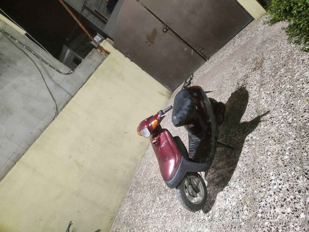 السلام عليكم 
ماطور بوتين للبيع دبل سكريته درع اصلي محرك شرط 
 شاصي شرط ويرمينه شغاله كلها سلف شغال بس باتري يعوزه تحريكه ومعدل يكمز من جواك الماطور جاهز ربع ماتصرف عليه السعر250 وبي مجال مكاني حي صدام الاستفسار 

***********
***********
