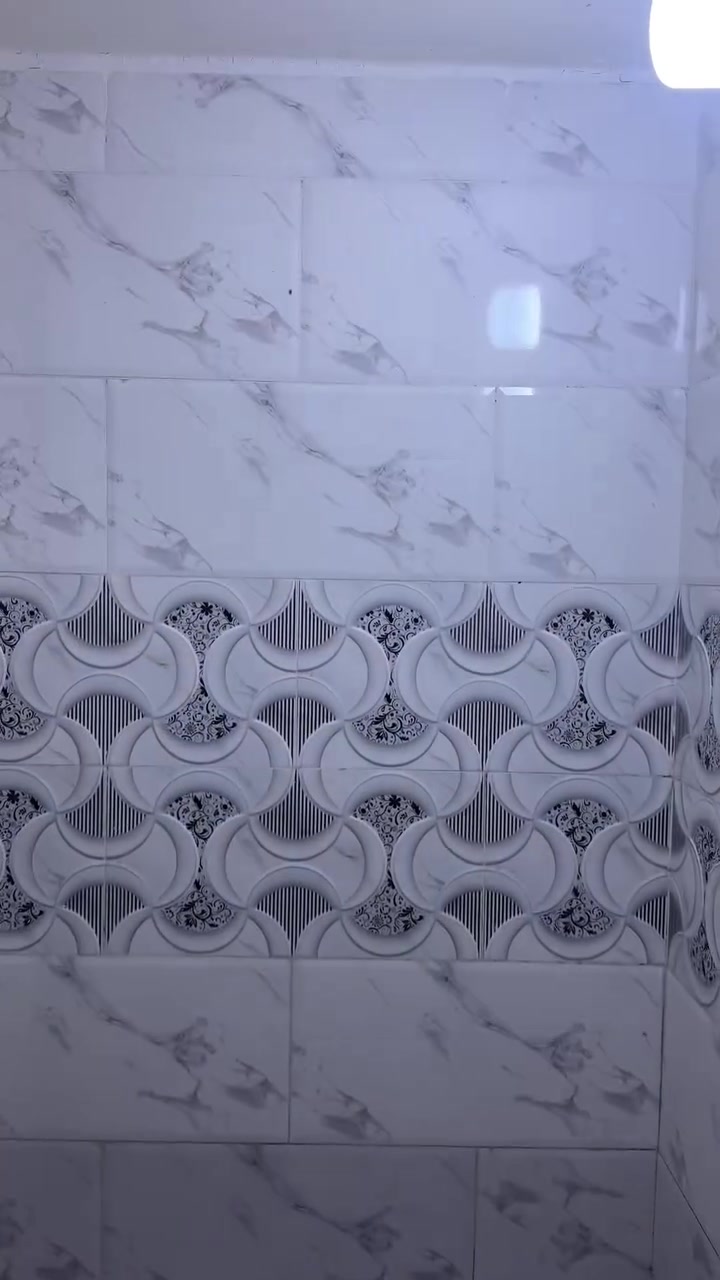دار للبيع 
المساحة 100 متر 
طابق واحد 
استقبال + حوالي ومطبخ +غرفة نوم +حمام +منور+تواليت خارجي + بيتونة + سطح كامل شتايگر وماستك
البيت جديد جدا  بناء 2025
البيت كلة ديكورات وسقوف ثانوية جبسن بورد  وانارة بروفايل ولدات  سبورت لايت وانارة مخفية 
وتأسيسات السبالت دفن 
البيت فول نظافة 100%
العنوان / الحسينية _ خدمات مسقط _ شارع المدرسة الإيرانية 
للاستفسار الاتصال على الرقم 
***********
