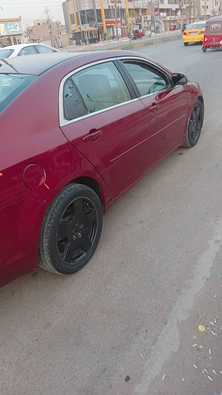 ماليبو موديل ٢٠٠٨ وارد امريكي
ضربه جاملغ خلفي بدون دواخل 
محرك 6 سلندر ٣٦٠٠ 💪
تبريد تدفئة 
شاشه لمس اندرويد 
محرك وكير حاويه 
تحكمات ستيرن 
كشنات تدفئة 
شفتات سرعه بالستيرن 
رقم بابل مشروع وطني 
سعر ٦٨ وبيها مجال بسيط مكانها بغداد 
***********
